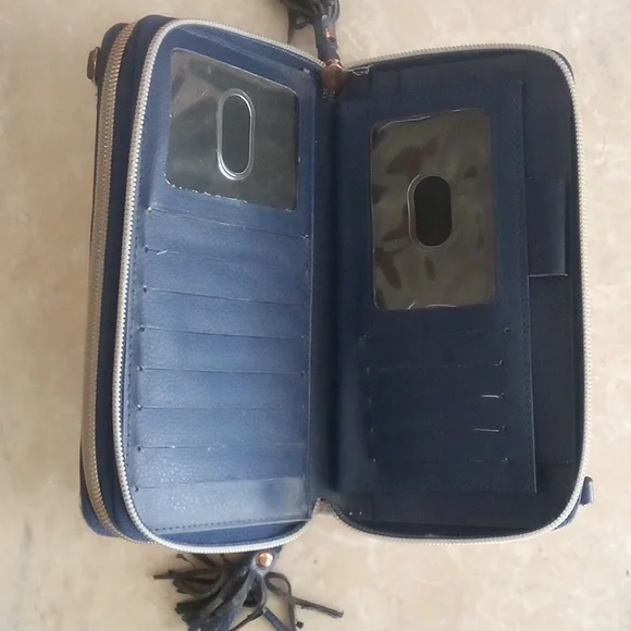 Buxton Wallet For Checkbook, Money & Credit Cards - Picture 4 of 6